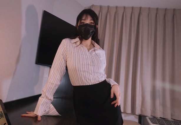 极品福利姬-小水水-新 喷水女秘书(1V,915M)